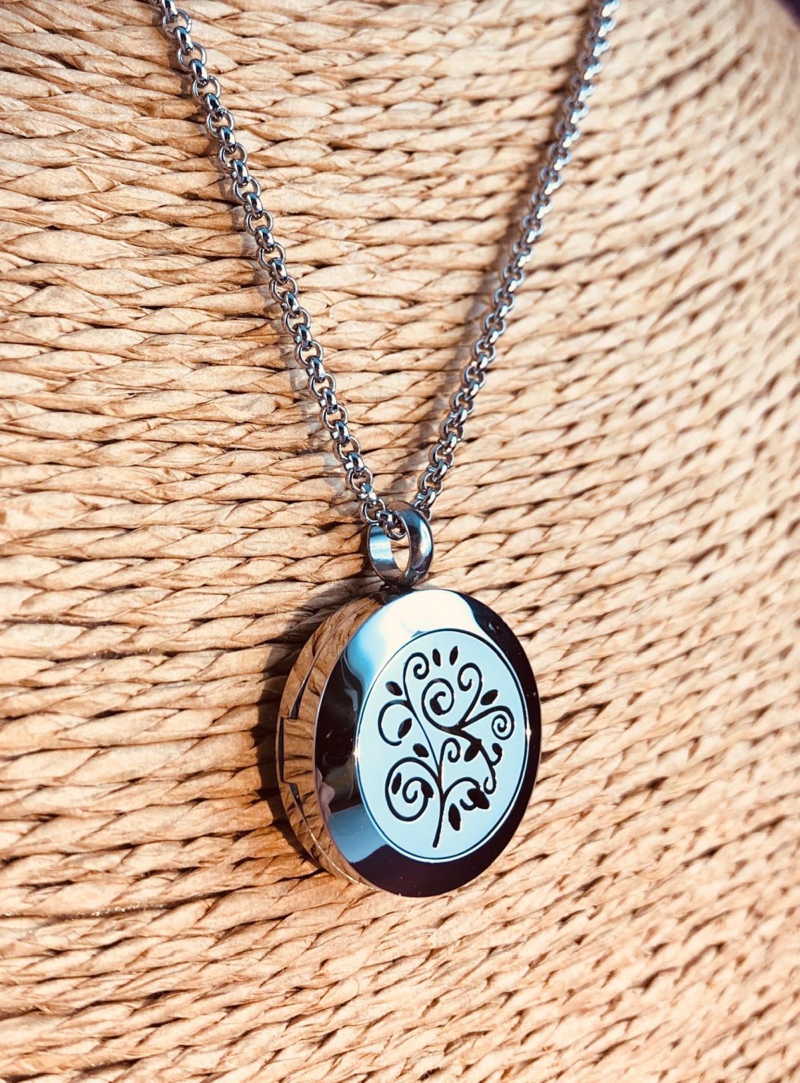 Bijou-diffuseur_Petite-nature_-huiles-essentielles_NaturoScents_luxembourg-1135x1536